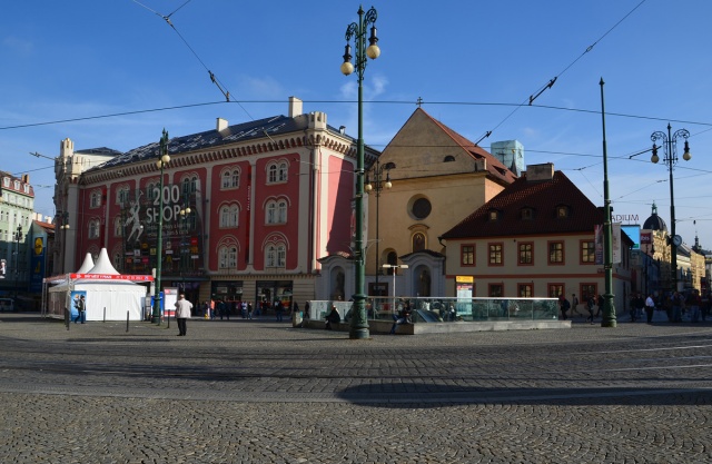 Вход на станцию метро Náměstí Republiky в Праге закроют на 9 месяцев