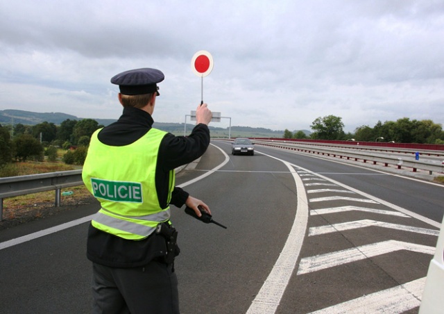 В Чехии высокопоставленного полицейского поймали пьяным за рулем