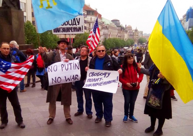 Протестующие в центре Праги не дождались «Ночных волков»