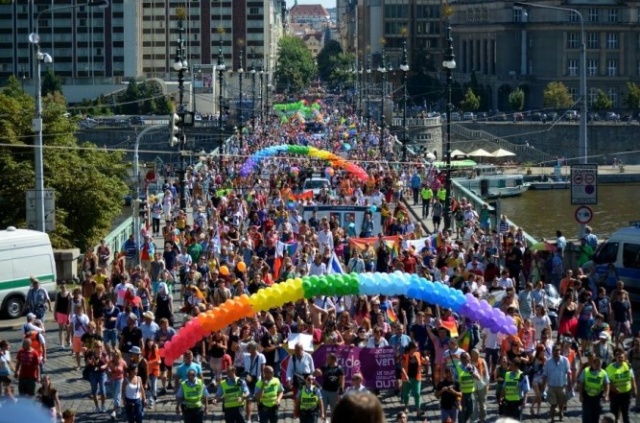 Субботний гей-парад ограничит движение транспорта в Праге