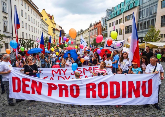 Сторонники традиционных семей проведут свой парад в Праге
