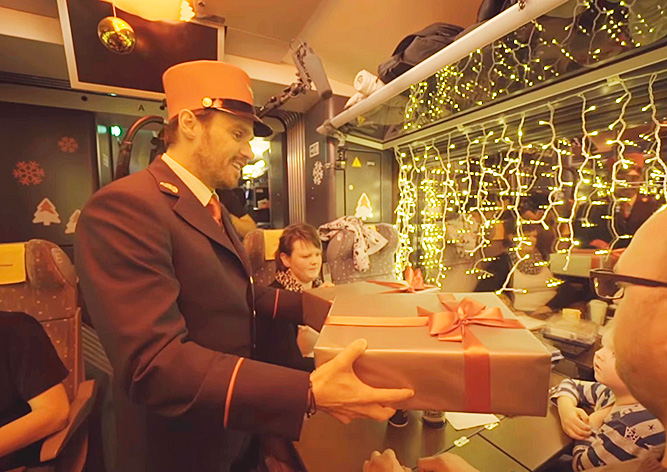 В Чехии ничего не подозревавшим пассажирам вручили дорогие подарки: видео