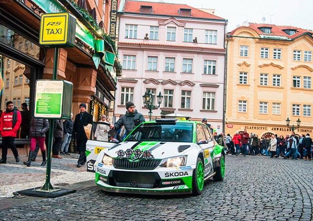 Раллийную Škoda Fabia превратили в пражское такси: видео