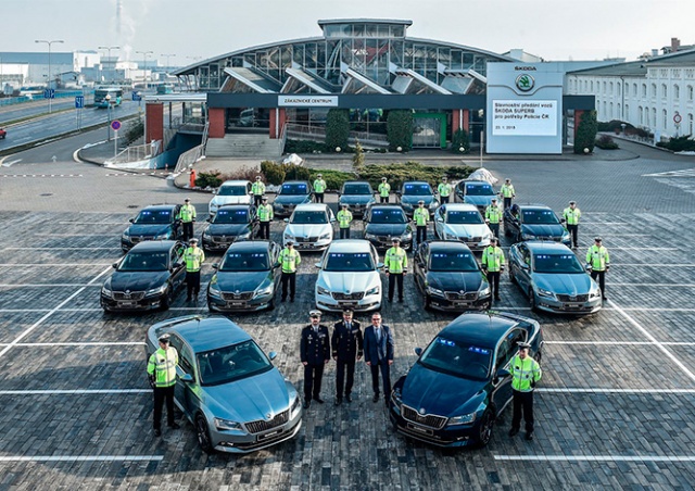 Транспортная полиция Чехии замаскировала спецмашины под обычные авто