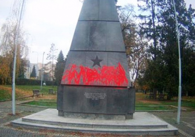 В Чехии осквернили еще один памятник красноармейцам