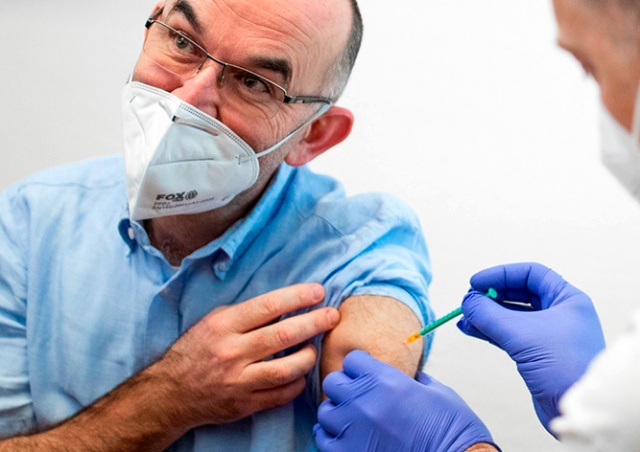 Минздрав Чехии рекомендовал приостановить вакцинацию от коронавируса
