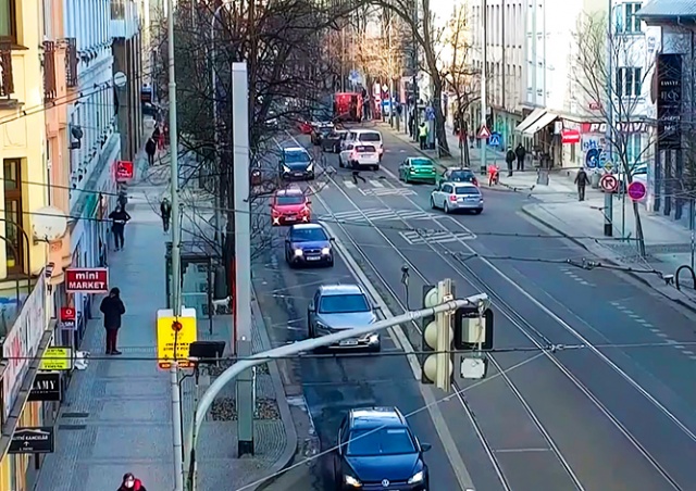 В Праге водитель фургона угрожал въехать в толпу пешеходов