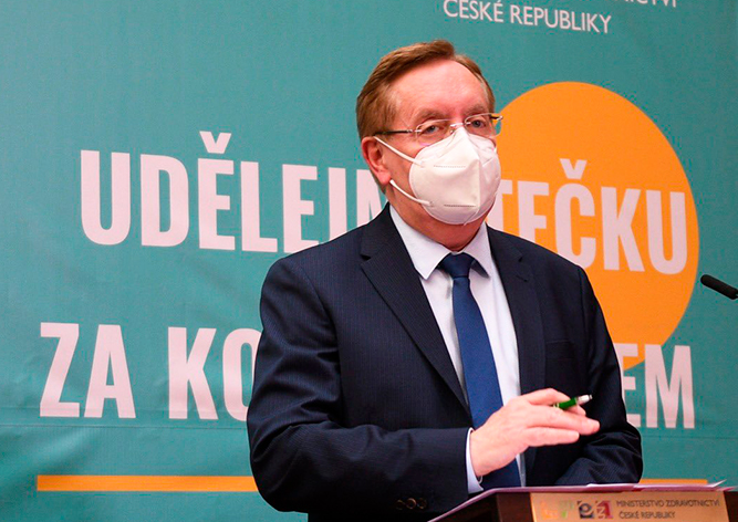 Минздрав Чехии: людям без прививки придется тестироваться для получения услуг