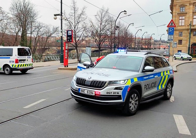 В центре Праги из реки выловили минометный снаряд