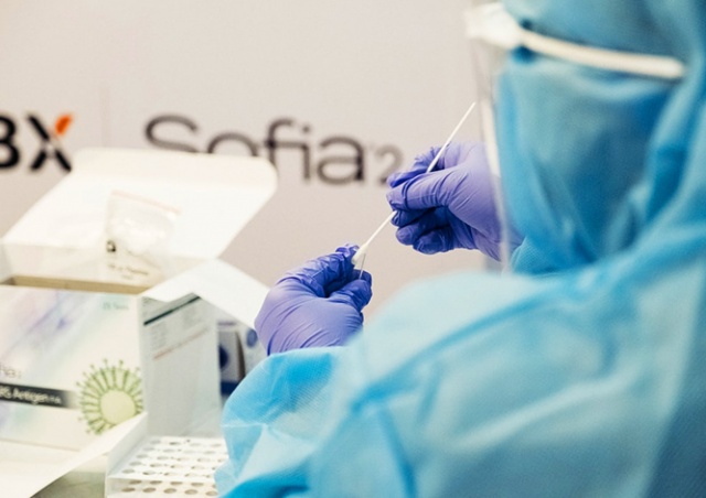 Жители Чехии смогут бесплатно делать два PCR-теста в месяц
