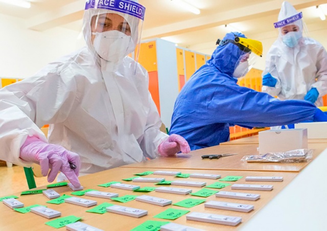 Минздрав Чехии планирует отменить бесплатные тесты на коронавирус