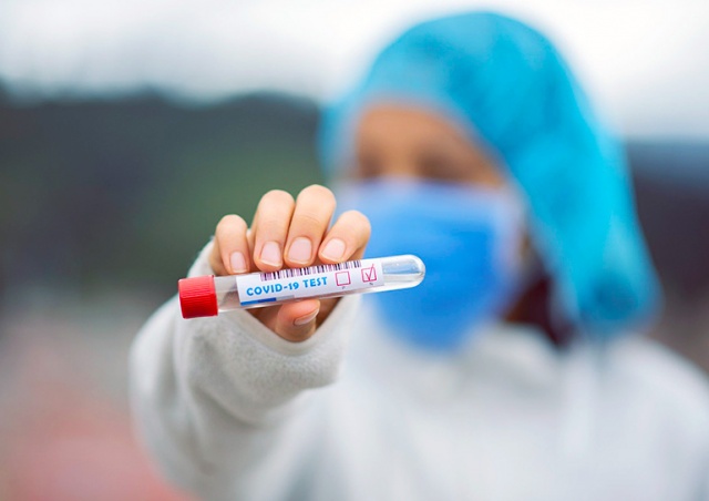 За сутки коронавирус в Чехии выявили у 4224 человек