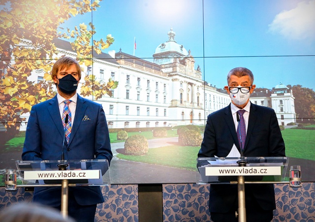 Правительство Чехии одобрило усиление карантинных мер
