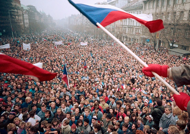 Чехия и Словакия отмечают 32-ю годовщину Бархатной революции