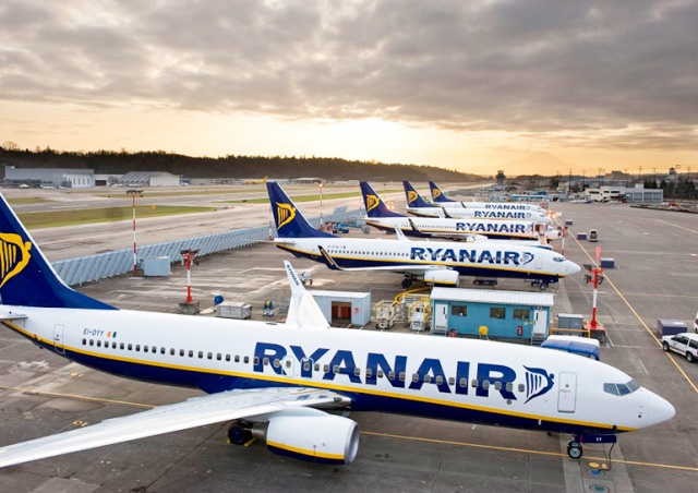 Акция у Ryanair: два билета по цене одного
