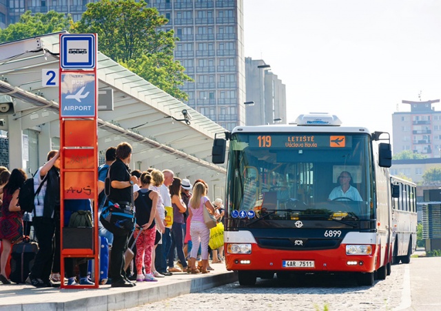 Вместо автобусов в аэропорт Праги пустят троллейбусы