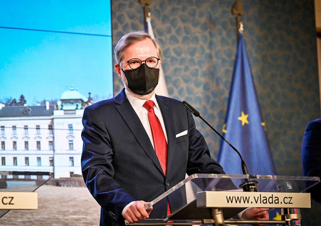 Правительство Чехии отменило обязательную вакцинацию от COVID-19