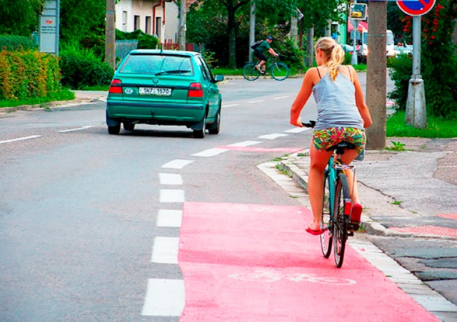 В Чехии вступило в силу новое правило обгона велосипедистов