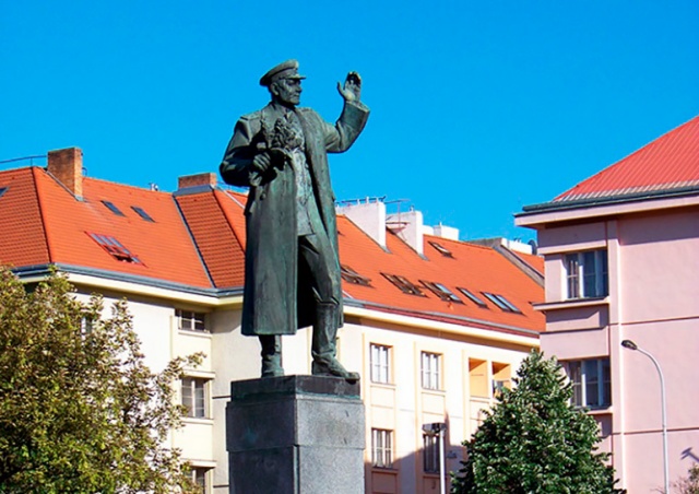 Конституционный суд Чехии отклонил жалобу на демонтаж памятника Коневу