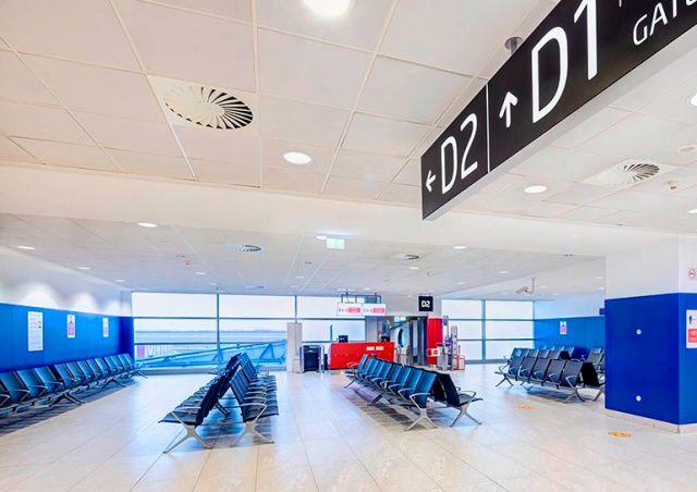 Аэропорт Праги отказался от русского языка при объявлении рейсов в Украину