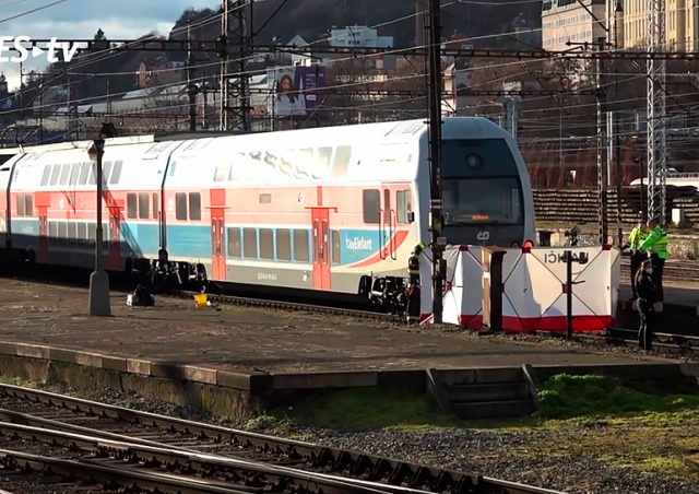 На пражском вокзале под колесами поезда погибла 15-летняя школьница