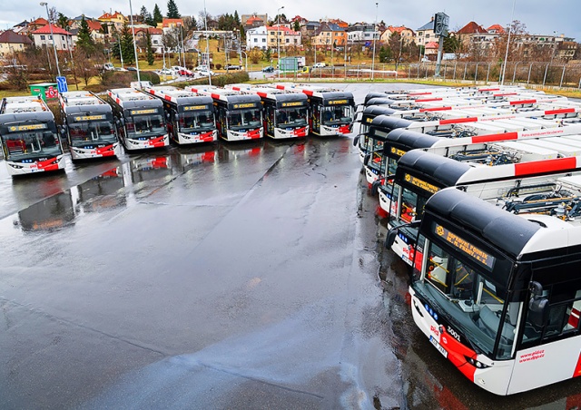 В понедельник на улицы Праги выйдут 13 новых электробусов