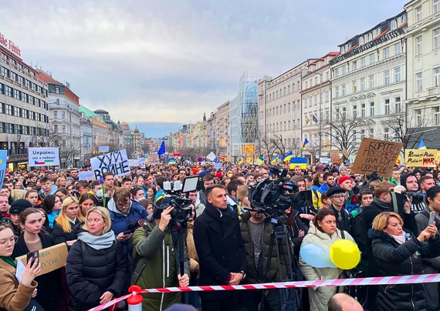 В центре Праги массово протестовали против российской агрессии