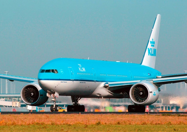 Авиакомпания KLM приостановила полеты в Украину