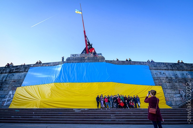 Прогулка по сине-желтой Праге: много фотографий