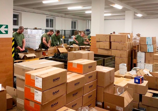 Чехия отправила Украине армейские аптечки на 21 млн крон