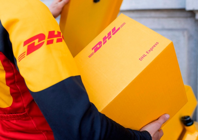 DHL приостановила доставку в Россию и Беларусь