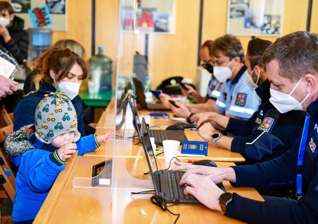 МВД Чехии начнет выдавать украинским беженцам визу нового типа