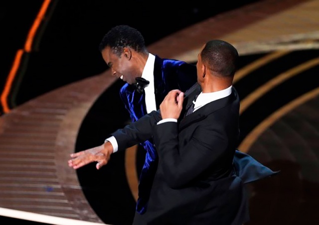 Уилл Смит публично извинился перед Крисом Роком за пощечину на «Оскаре»