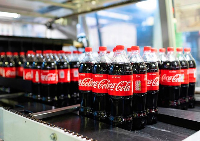 Coca-Cola приостанавливает работу в России