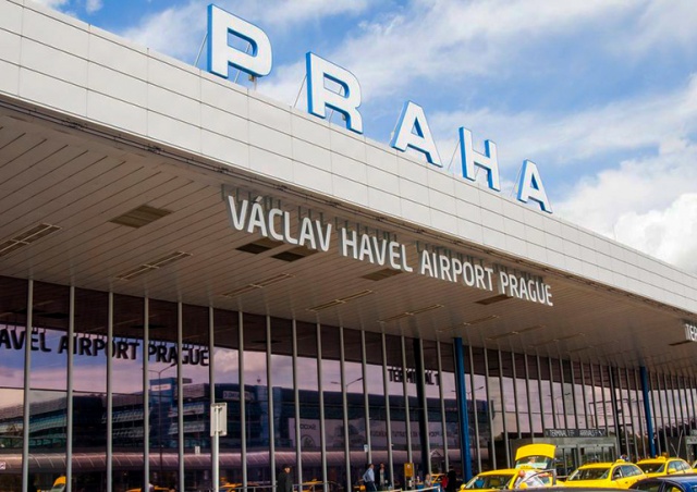 Не пиротехника, а граната: полиция Праги сообщила подробности взрыва в аэропорту