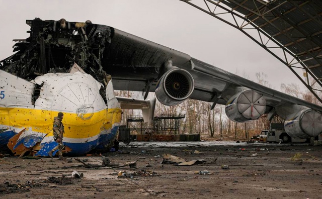 Опубликованы фото уничтоженного Россией Ан-225 – самого большого самолета в мире