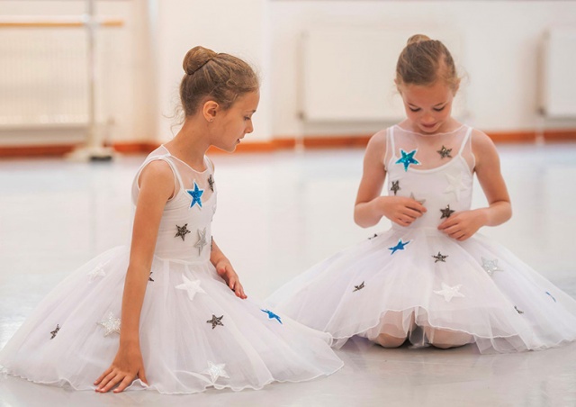 Национальный театр в Праге приглашает детей-беженцев на бесплатные уроки танцев и балета