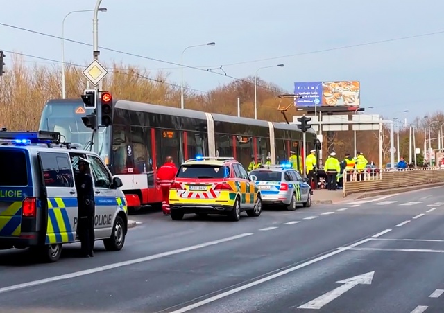 Под колесами пражского трамвая погиб еще один человек