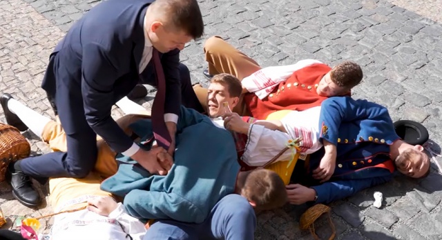 Полиция Чехии поздравила жителей с Пасхой странным видео, но затем удалила ролик