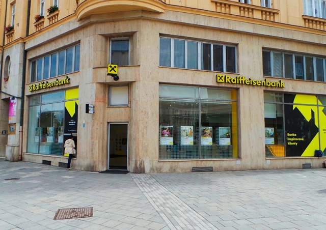 Raiffeisenbank в Чехии начал принимать к обмену украинские гривны