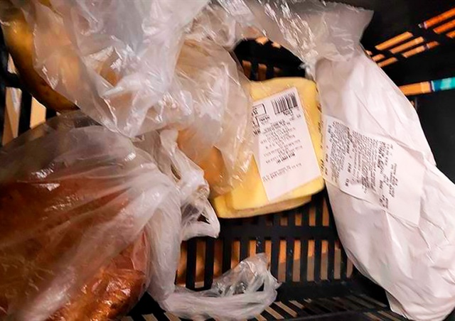 В Чехии пенсионерка из-за голода украла продукты. Полицейские скинулись и оплатили покупки