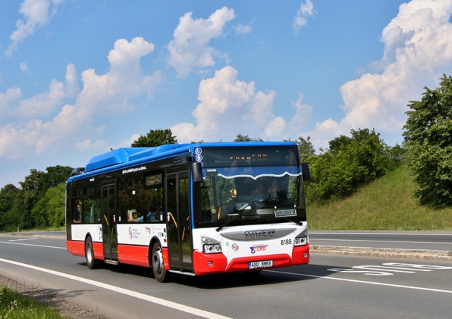 В Праге украинский водитель автобуса оскорбил беженку из Украины
