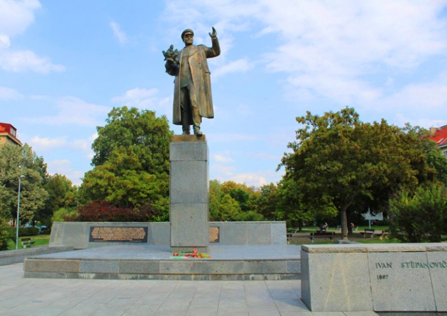 Мэр Праги предложил лишить Конева звания почетного гражданина города