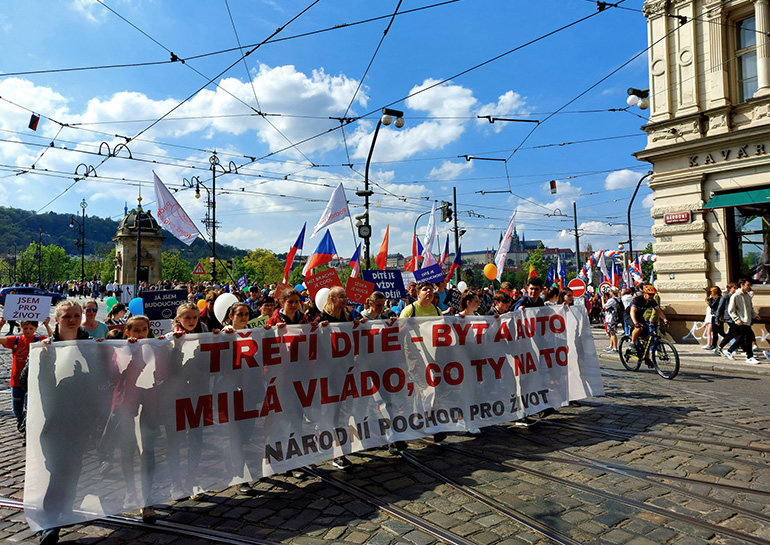 В Праге прошел марш против абортов