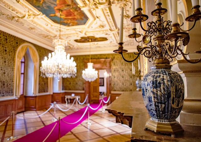 В Праге для посетителей откроют Грзанский дворец и парламент