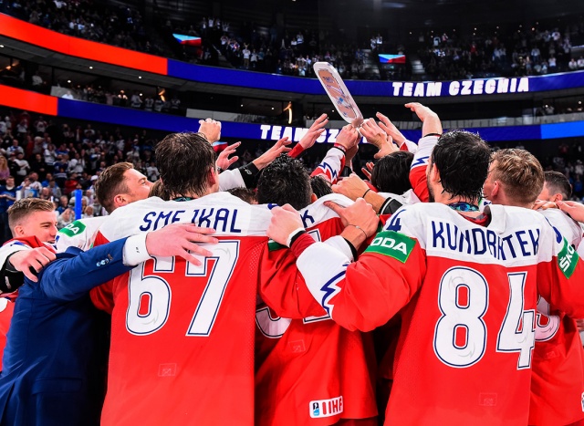 Чехия впервые за 10 лет завоевала медали ЧМ по хоккею: видео