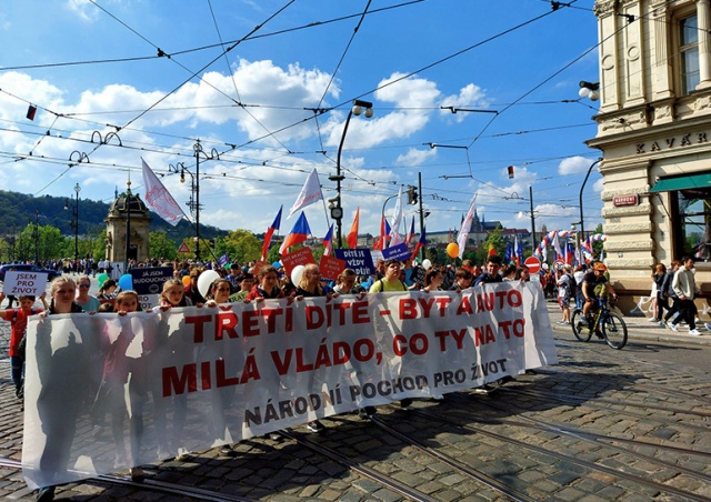 В Праге прошел марш против абортов