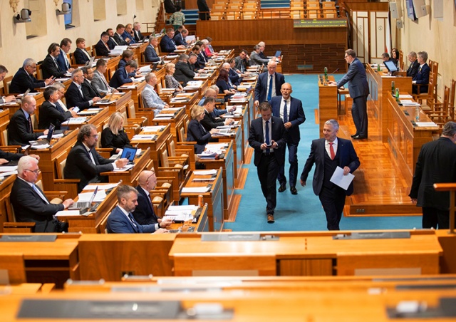 Сенат Чехии признал действия РФ в Украине геноцидом украинского народа