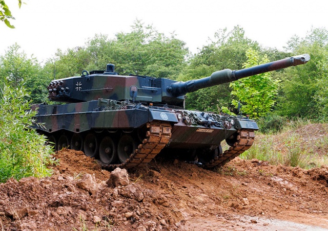 Германия подарит Чехии 15 танков Leopard