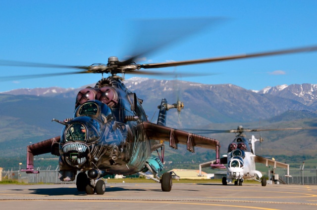 Чехия передала Украине боевые вертолеты, танки и ракетные системы